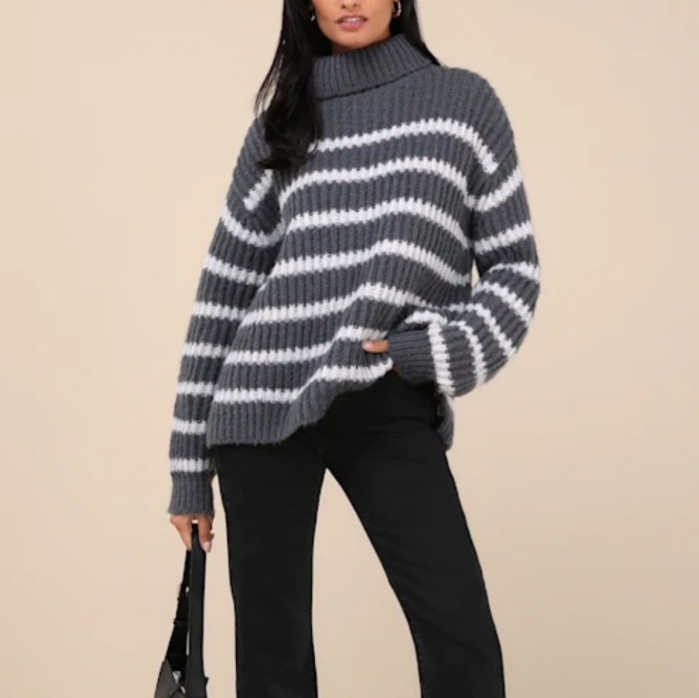 Lulus Grey And White Stripped Sweater